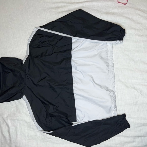 Nike Black and White Windbreaker Jacket - Picture 6 of 9